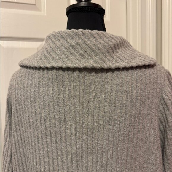 Elegant Gray Women's Dress - Picture 7 of 10